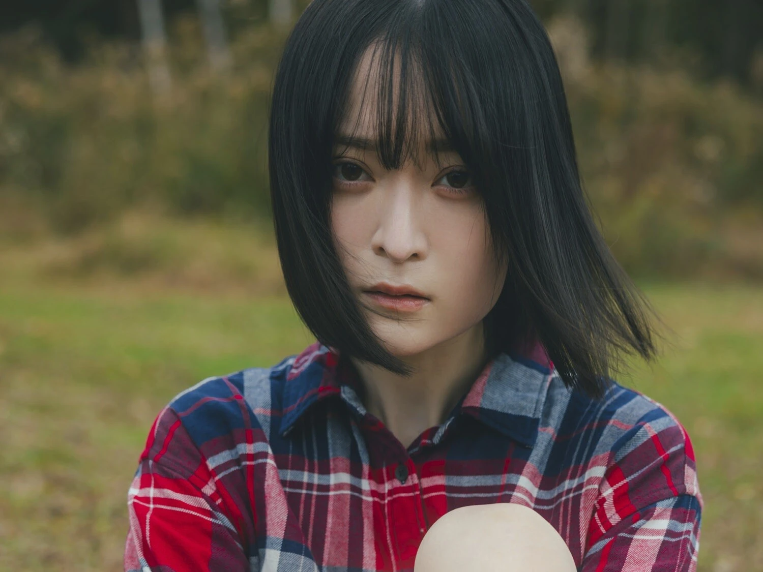 大人気YouTubeチャンネル『りんの田舎暮らし』 星野 凛、待望の水着グラビアを披露! その第2弾となるデジタル写真集『初雪の降る日に day2』発売‼